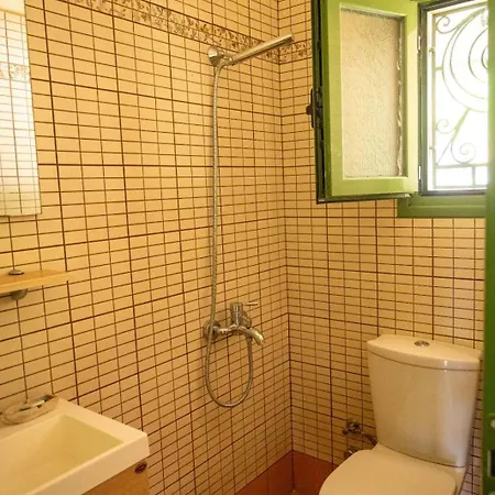 Ouzaki House * Antipata (Sami)