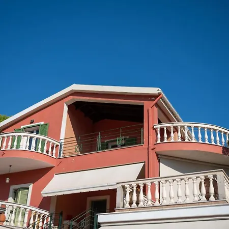 Apartamento Ouzaki House *