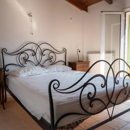 شقة Ouzaki House